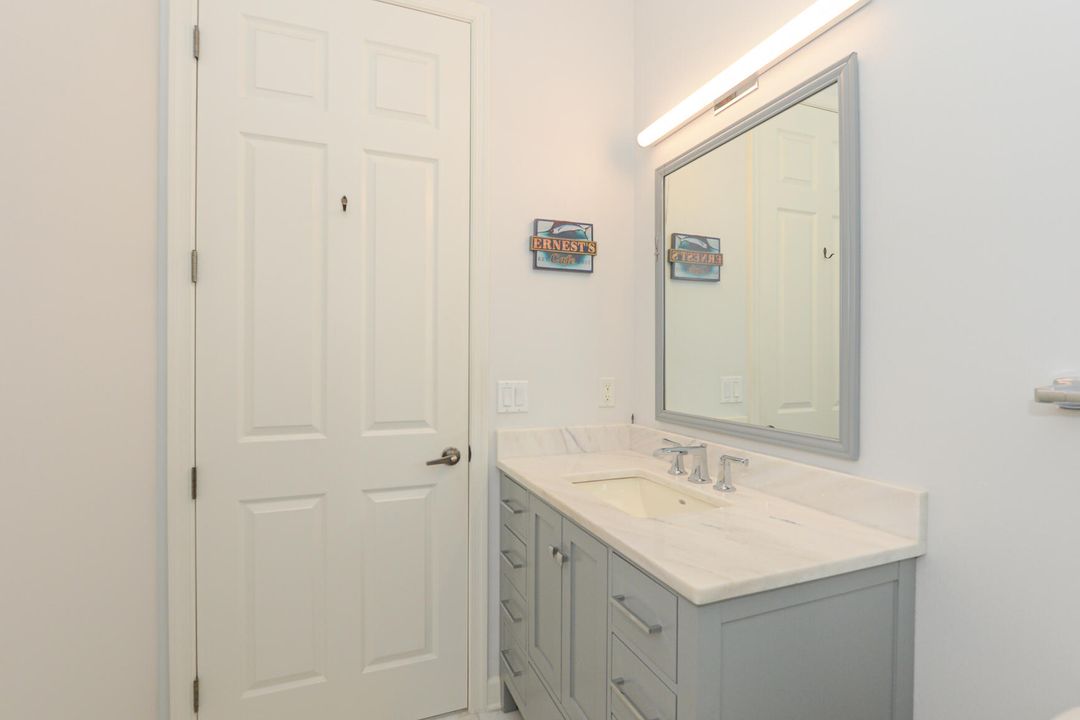 Под контрактом: $399,000 (2 спален, 2 ванн, 1751 Квадратных фут)