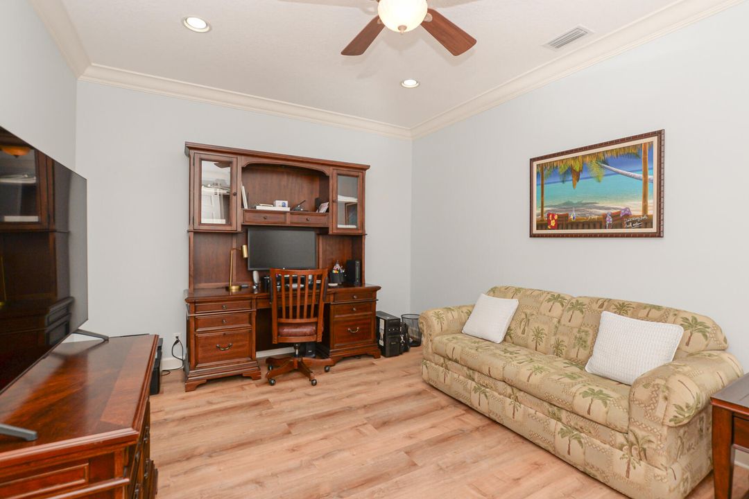 Под контрактом: $399,000 (2 спален, 2 ванн, 1751 Квадратных фут)