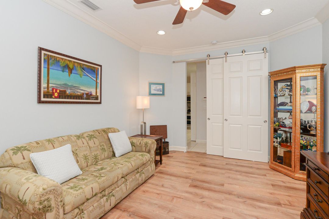 Под контрактом: $399,000 (2 спален, 2 ванн, 1751 Квадратных фут)