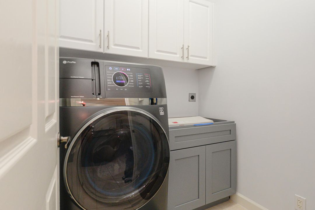 Под контрактом: $399,000 (2 спален, 2 ванн, 1751 Квадратных фут)