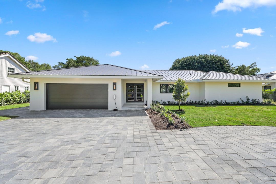 Recently Sold: $3,195,000 (5 beds, 4 baths, 3098 Square Feet)