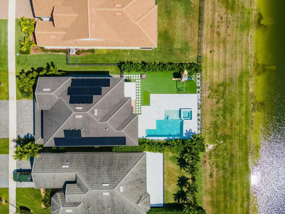 Recently Sold: $850,000 (5 beds, 3 baths, 3071 Square Feet)