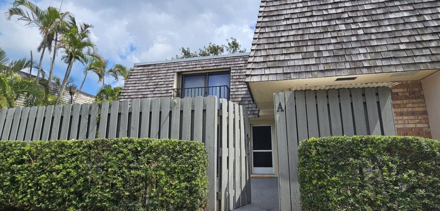 На продажу: $189,000 (2 спален, 2 ванн, 1170 Квадратных фут)