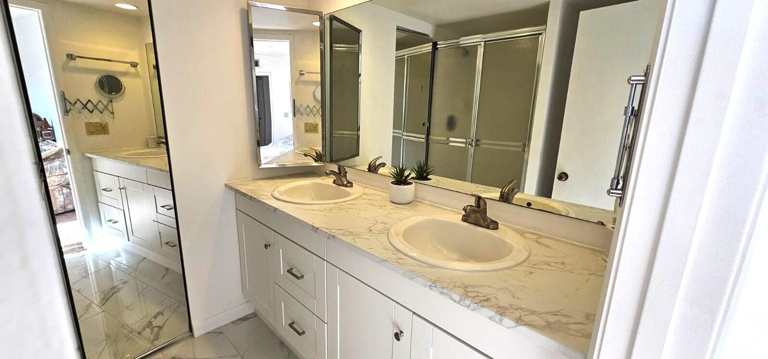 На продажу: $189,000 (2 спален, 2 ванн, 1170 Квадратных фут)