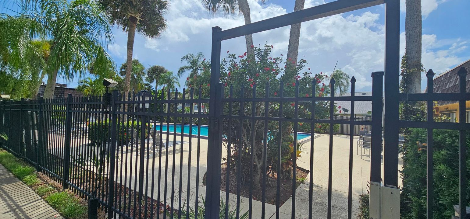 На продажу: $189,000 (2 спален, 2 ванн, 1170 Квадратных фут)