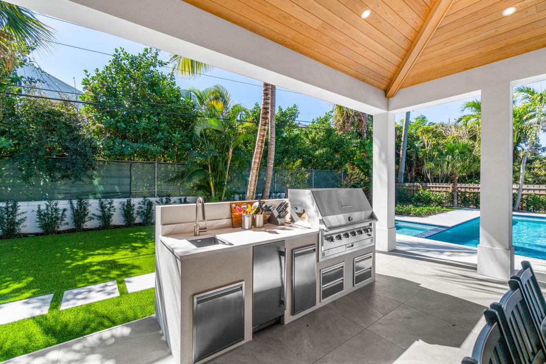 For Rent: $25,000 (4 beds, 4 baths, 3640 Square Feet)