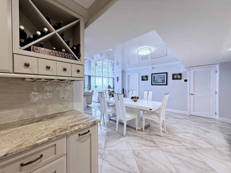 Activo con contrato: $11,000 (2 camas, 2 baños, 1402 Pies cuadrados)