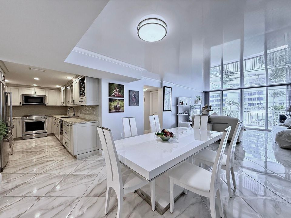 Activo con contrato: $11,000 (2 camas, 2 baños, 1402 Pies cuadrados)