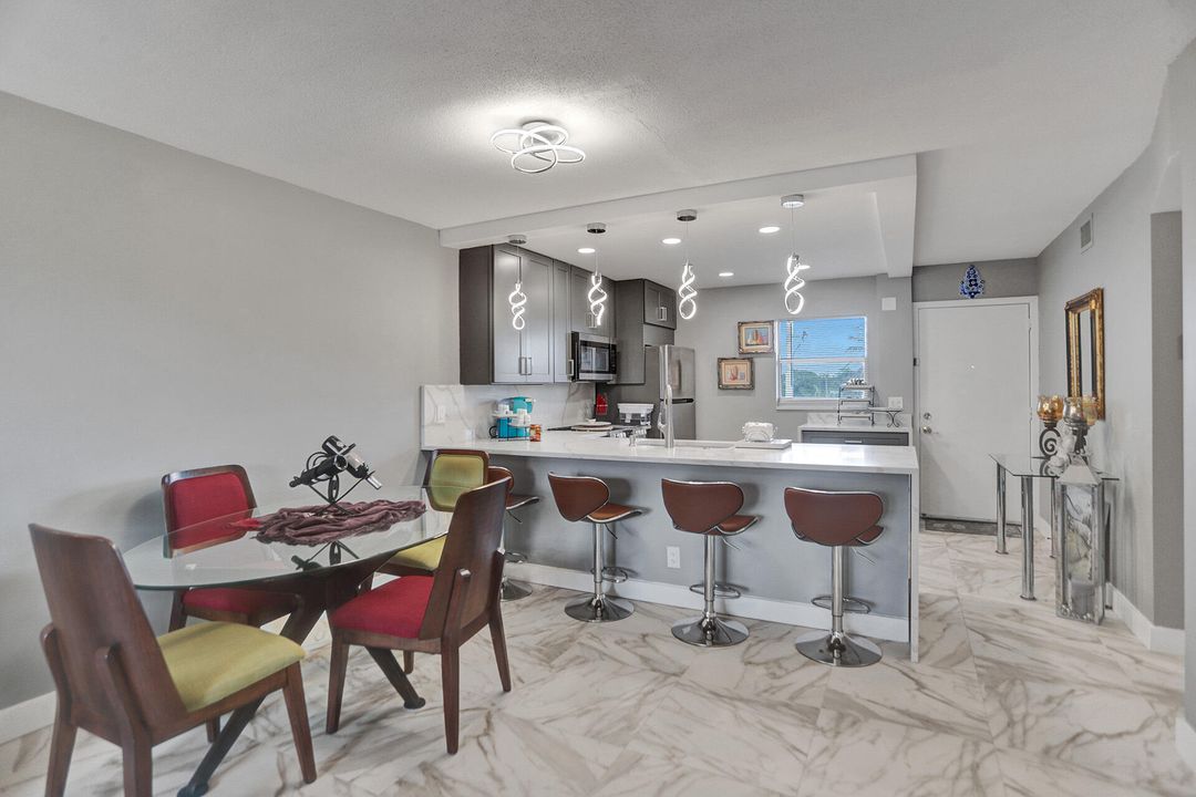Active With Contract: $3,500 (2 beds, 2 baths, 960 Square Feet)