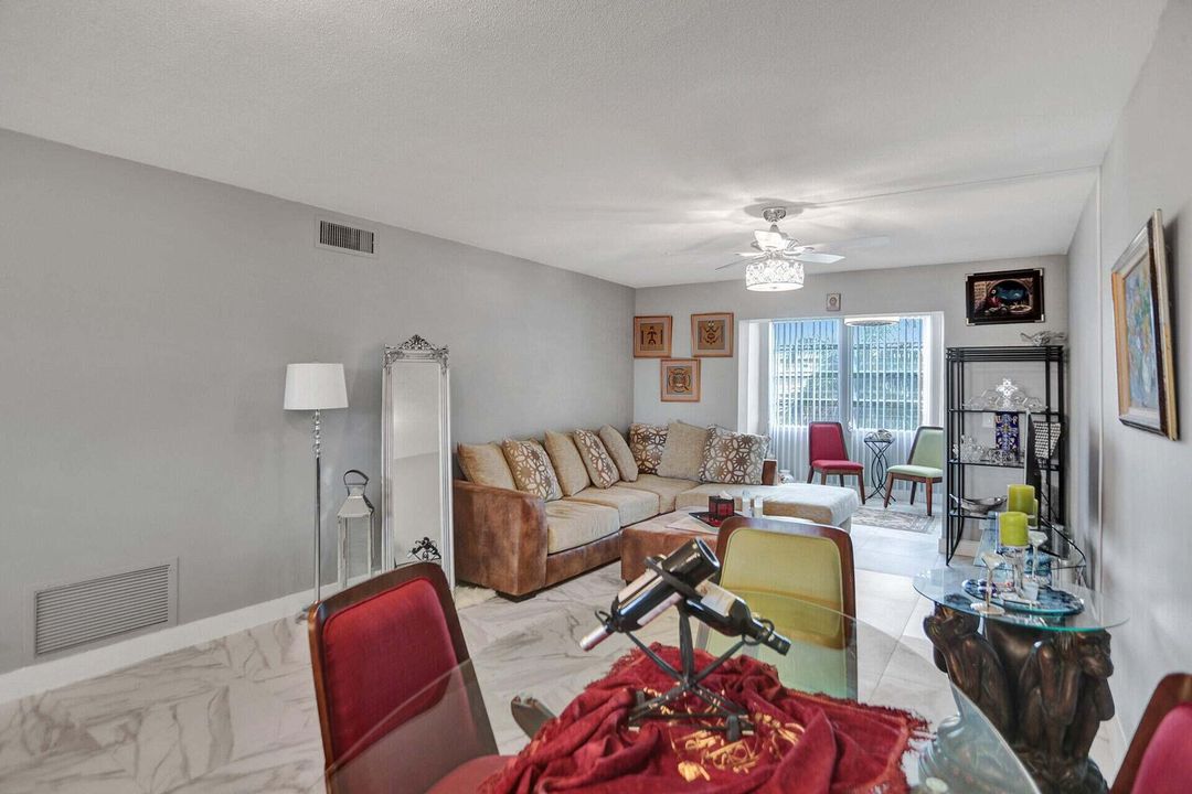 Active With Contract: $3,500 (2 beds, 2 baths, 960 Square Feet)