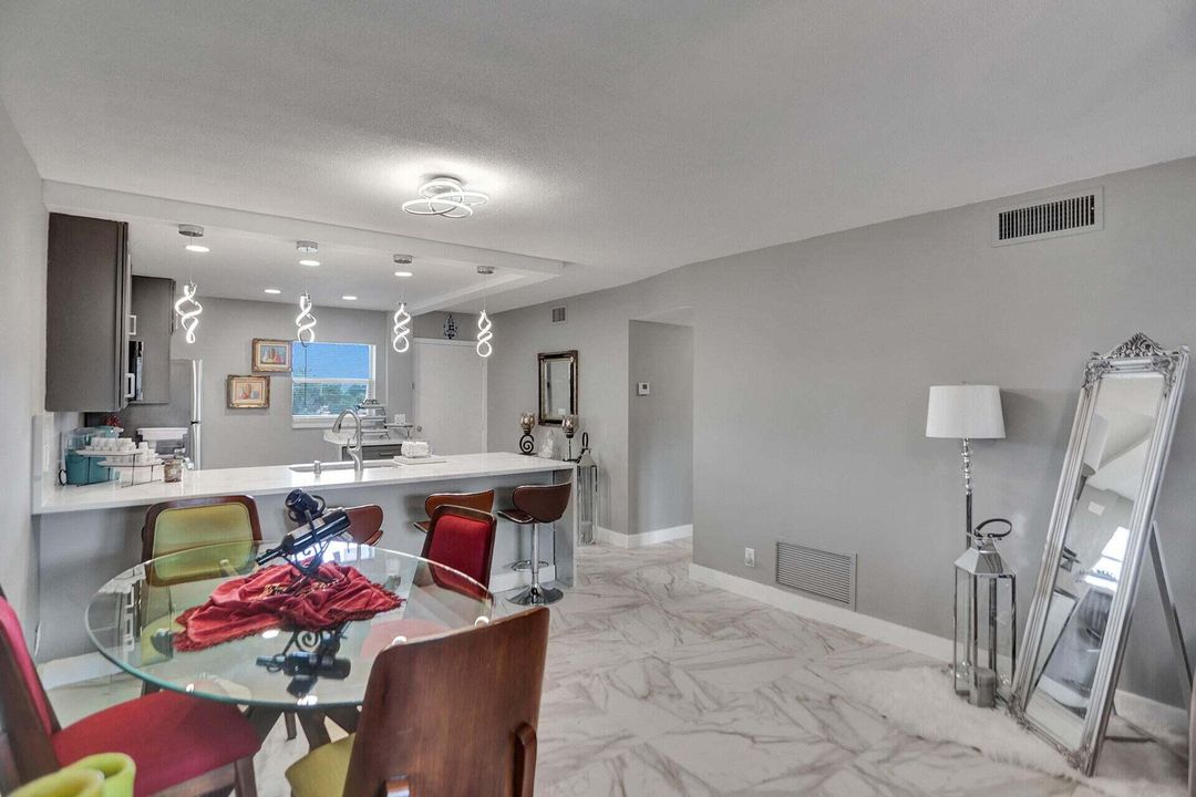 Active With Contract: $3,500 (2 beds, 2 baths, 960 Square Feet)