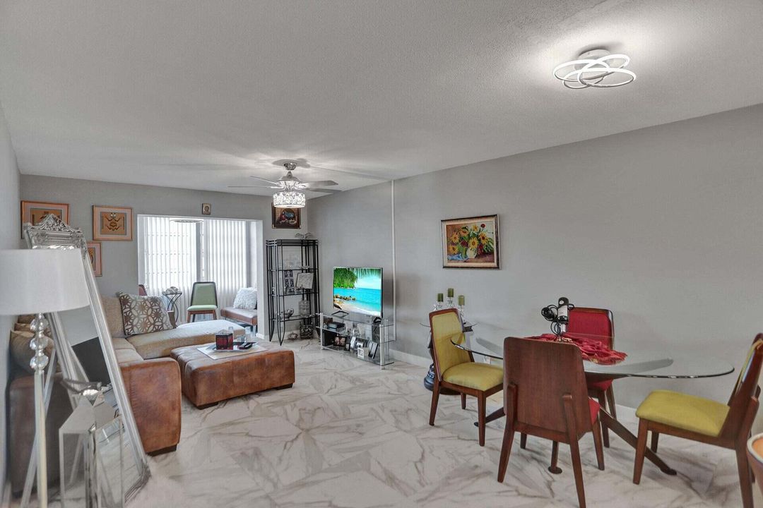 Active With Contract: $3,500 (2 beds, 2 baths, 960 Square Feet)