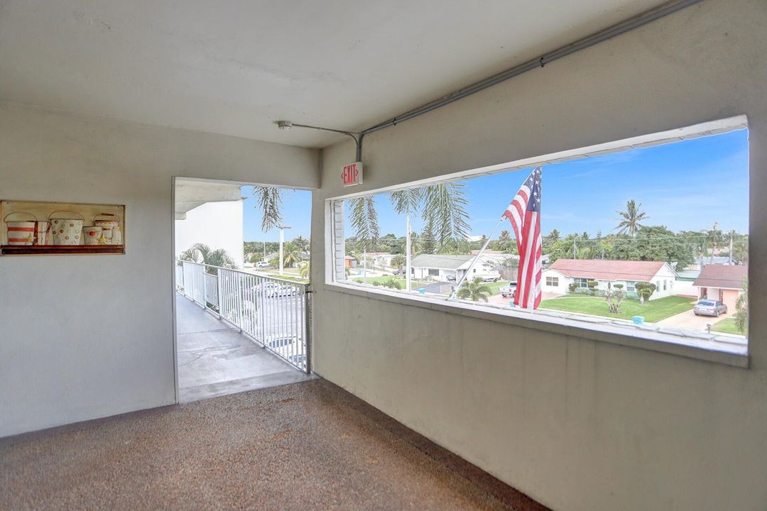 Active With Contract: $3,500 (2 beds, 2 baths, 960 Square Feet)