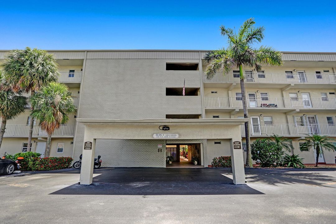 Active With Contract: $3,500 (2 beds, 2 baths, 960 Square Feet)