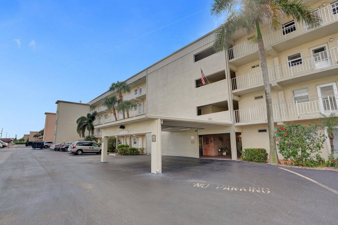 Active With Contract: $3,500 (2 beds, 2 baths, 960 Square Feet)