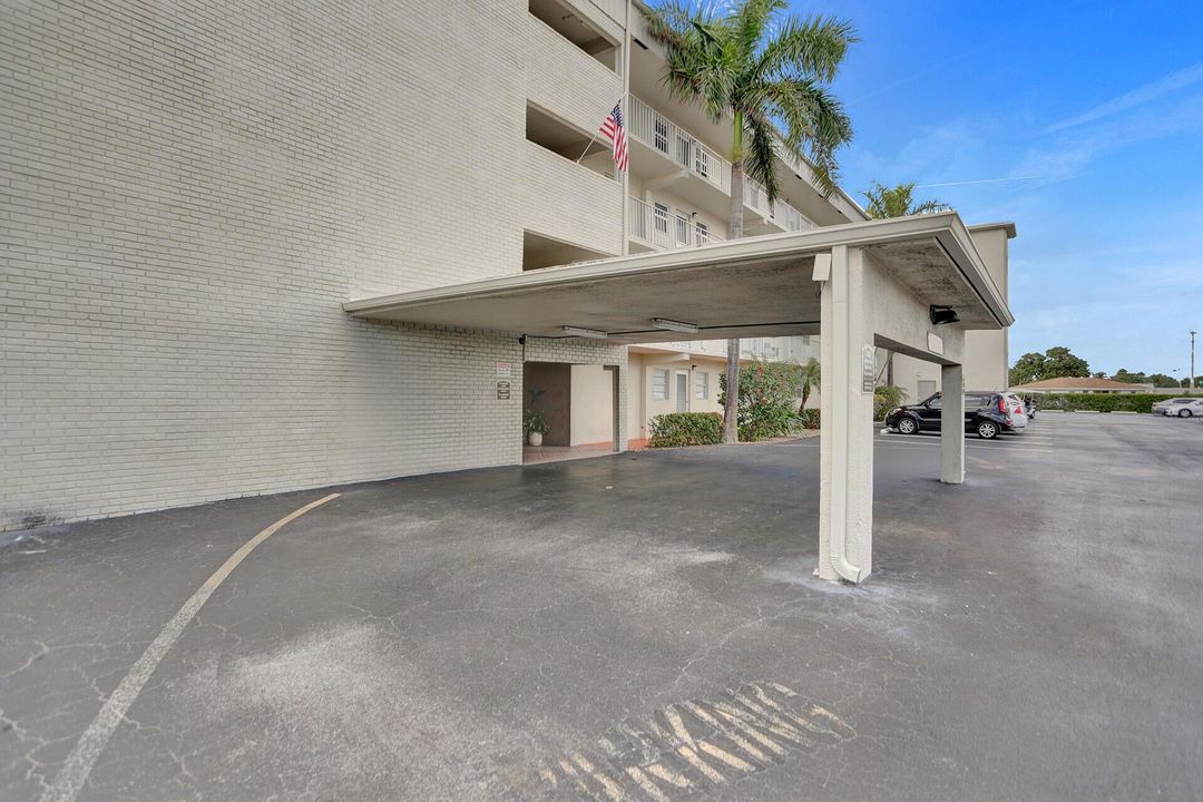 Active With Contract: $3,500 (2 beds, 2 baths, 960 Square Feet)