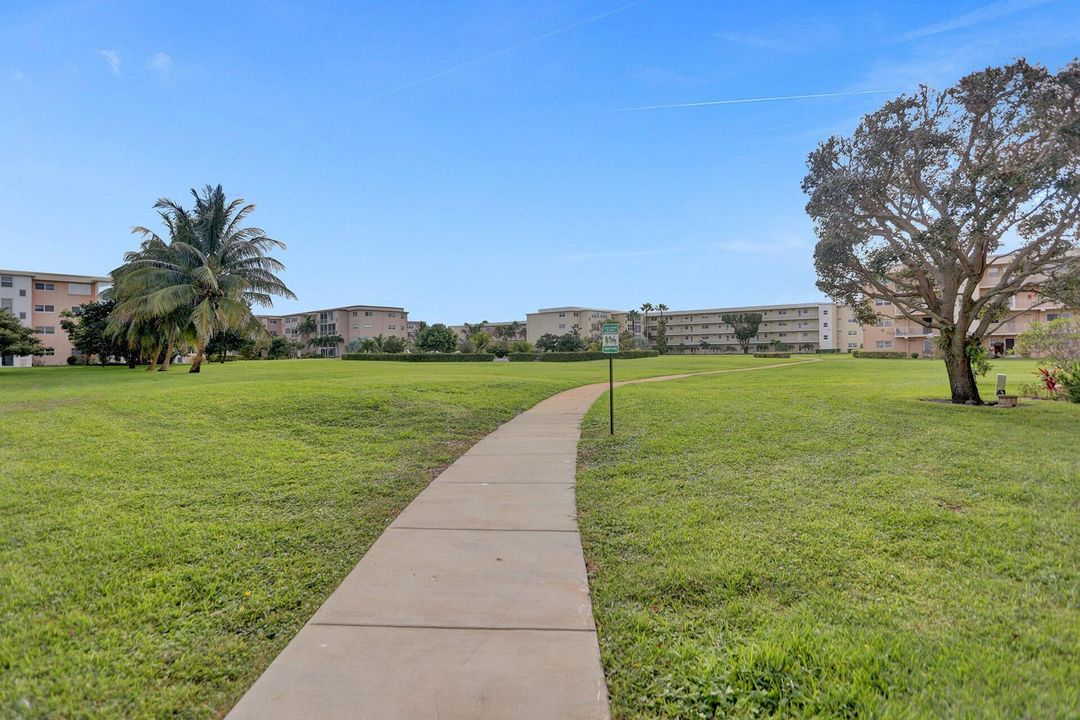 Active With Contract: $3,500 (2 beds, 2 baths, 960 Square Feet)