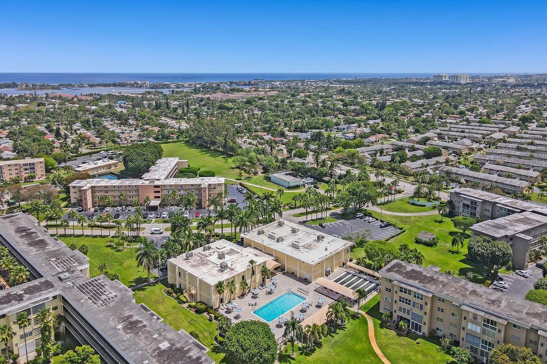 Active With Contract: $3,500 (2 beds, 2 baths, 960 Square Feet)