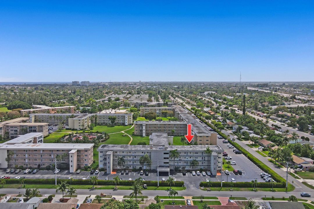 Active With Contract: $3,500 (2 beds, 2 baths, 960 Square Feet)