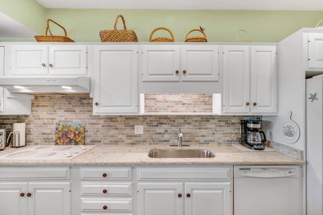 На продажу: $850,000 (3 спален, 2 ванн, 2110 Квадратных фут)