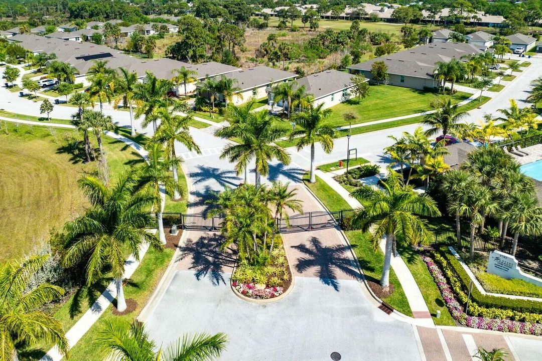 Activo con contrato: $579,000 (3 camas, 2 baños, 1730 Pies cuadrados)