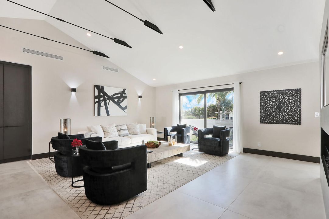 For Rent: $18,000 (4 beds, 3 baths, 2806 Square Feet)