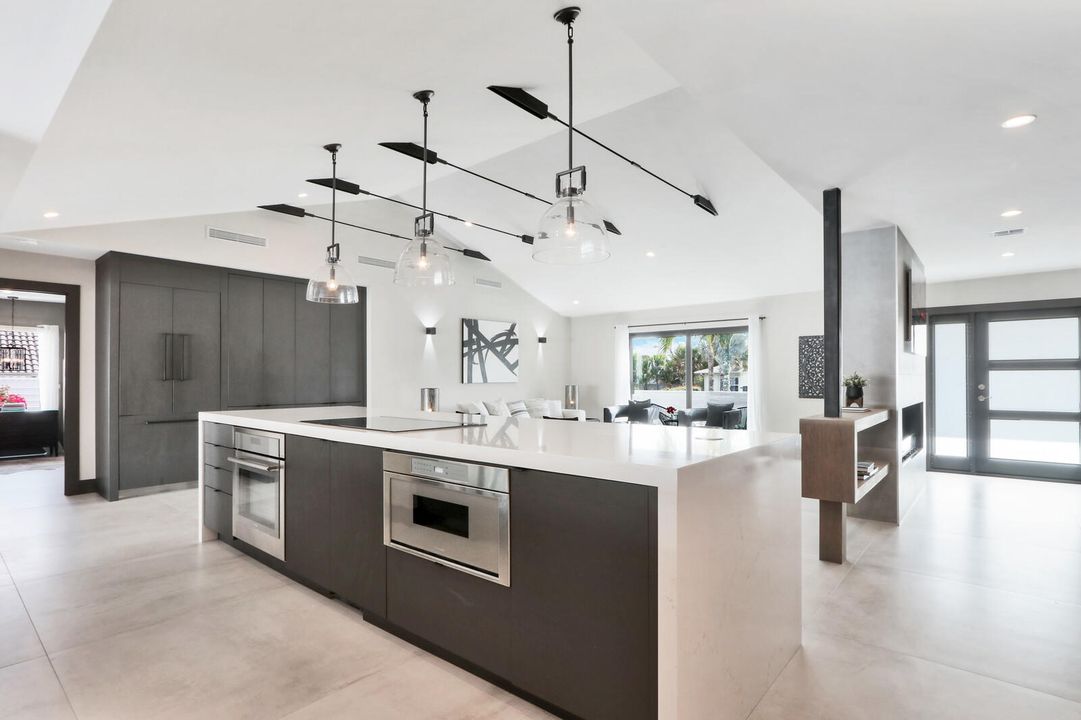 For Rent: $18,000 (4 beds, 3 baths, 2806 Square Feet)