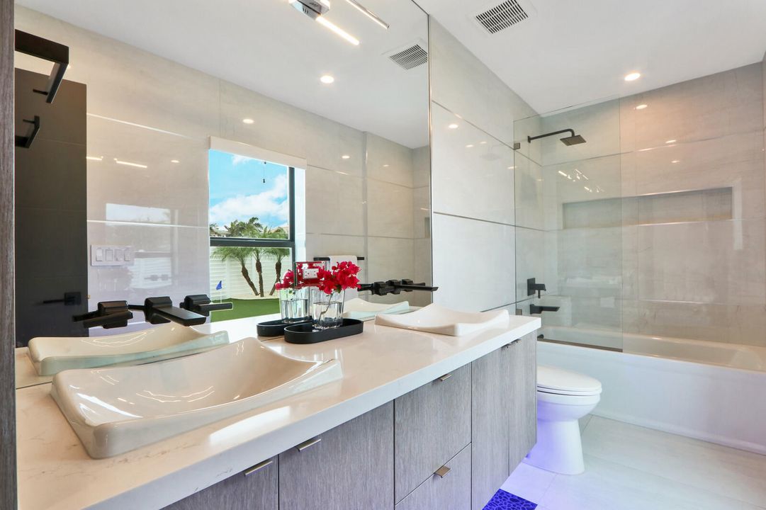 For Rent: $18,000 (4 beds, 3 baths, 2806 Square Feet)