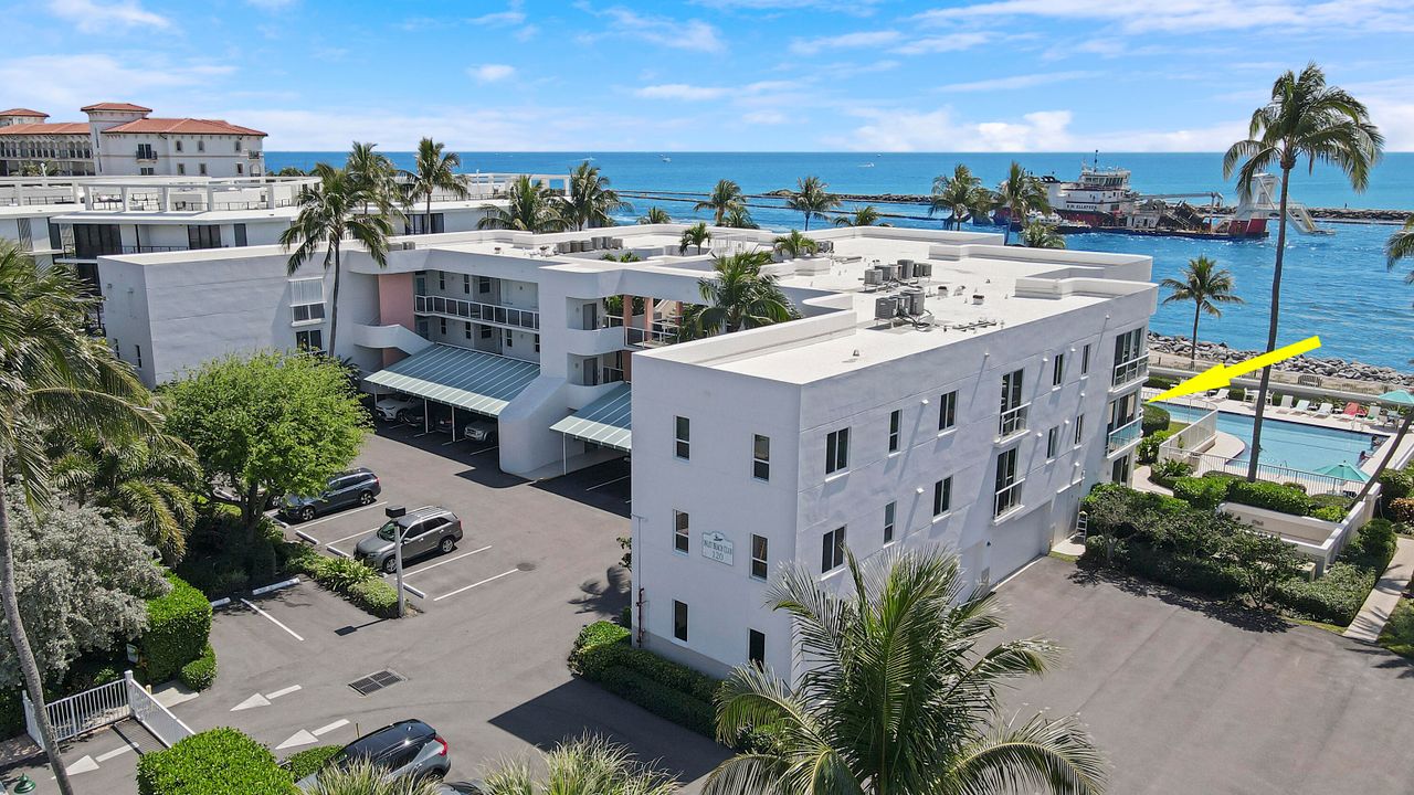 Active With Contract: $10,000 (3 beds, 3 baths, 1735 Square Feet)