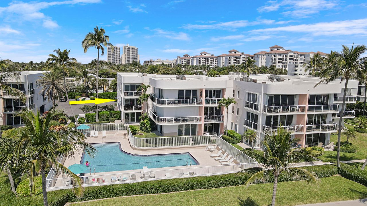 Active With Contract: $10,000 (3 beds, 3 baths, 1735 Square Feet)