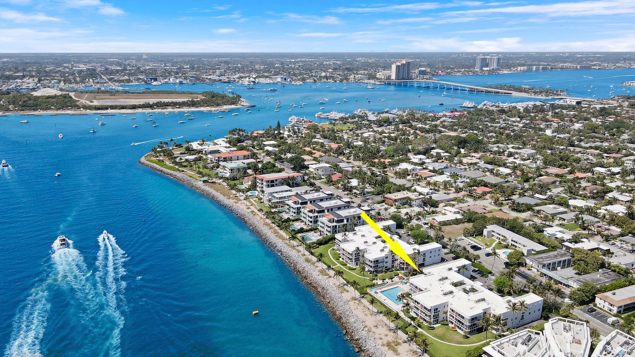 Active With Contract: $10,000 (3 beds, 3 baths, 1735 Square Feet)