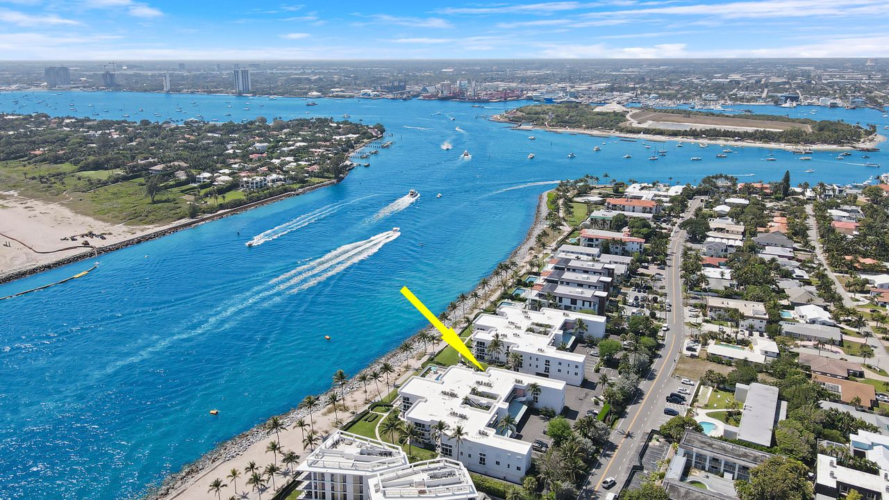 Active With Contract: $10,000 (3 beds, 3 baths, 1735 Square Feet)