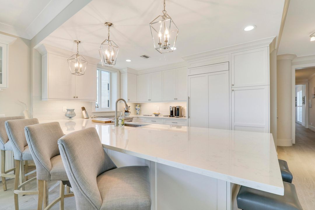 Active With Contract: $10,000 (3 beds, 3 baths, 1735 Square Feet)