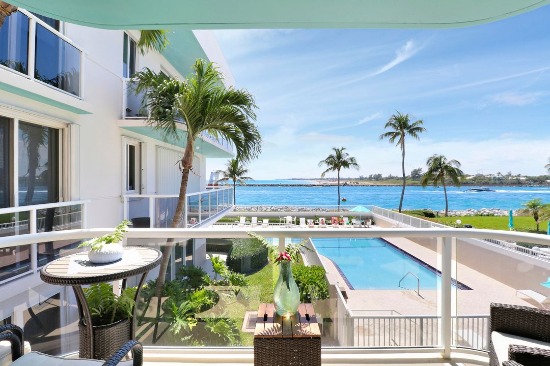 Active With Contract: $10,000 (3 beds, 3 baths, 1735 Square Feet)