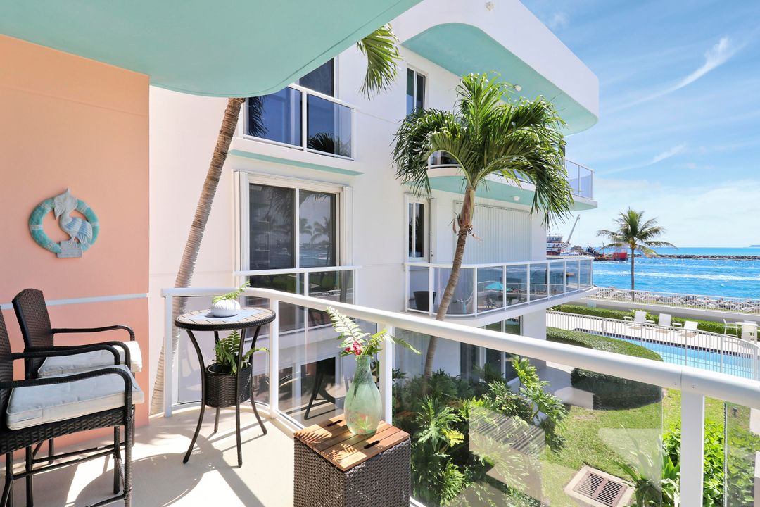 Active With Contract: $10,000 (3 beds, 3 baths, 1735 Square Feet)