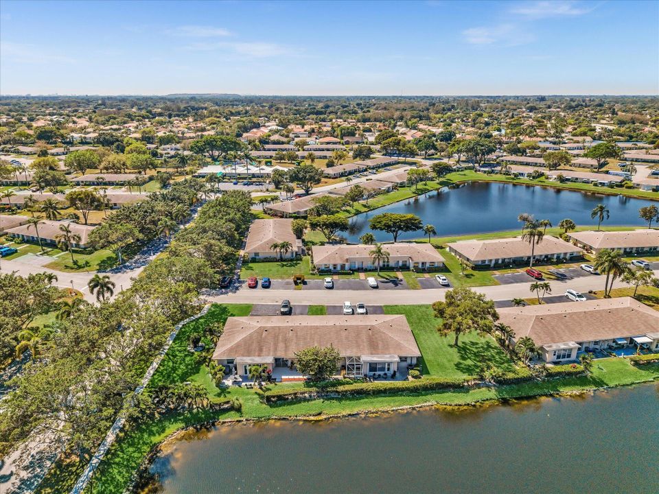 Recently Sold: $289,000 (1 beds, 1 baths, 908 Square Feet)