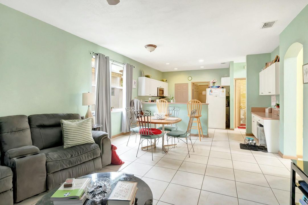 For Sale: $550,000 (3 beds, 2 baths, 2404 Square Feet)