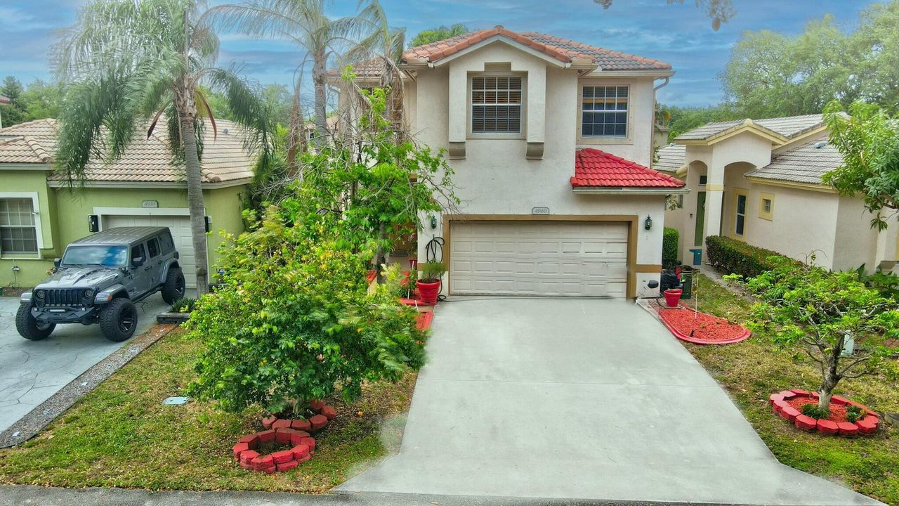 For Sale: $550,000 (3 beds, 2 baths, 2404 Square Feet)