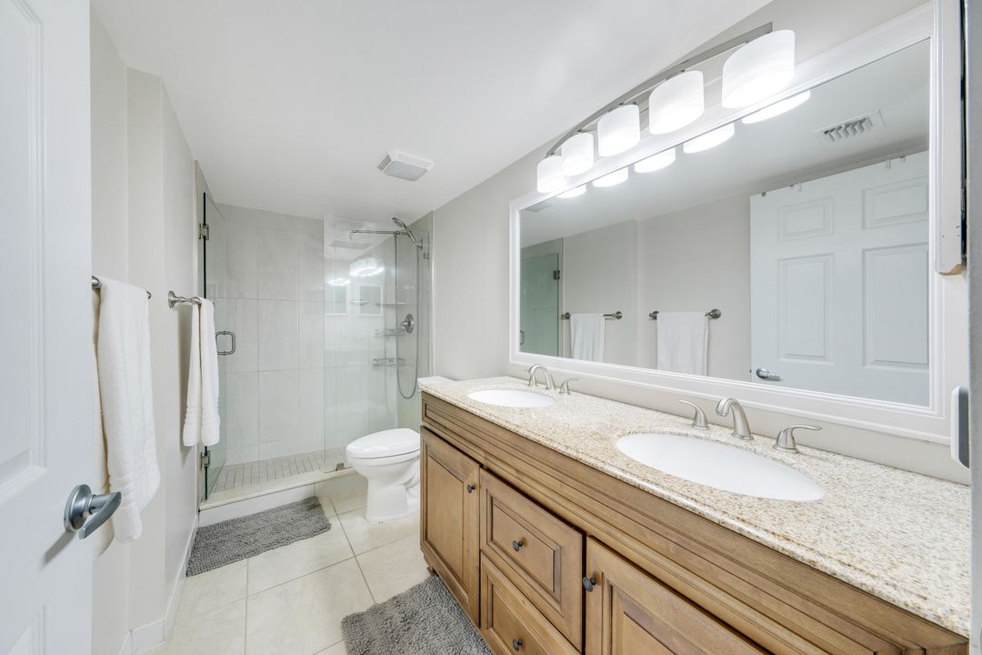 For Sale: $275,000 (2 beds, 2 baths, 1065 Square Feet)