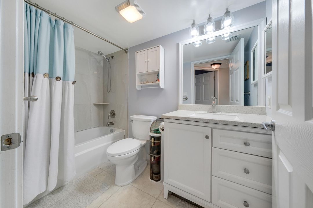 For Sale: $275,000 (2 beds, 2 baths, 1065 Square Feet)