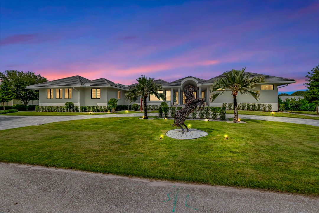 Под контрактом: $4,900,000 (5 спален, 4 ванн, 5350 Квадратных фут)