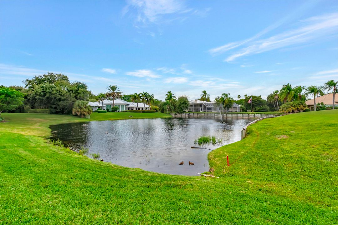 Под контрактом: $4,900,000 (5 спален, 4 ванн, 5350 Квадратных фут)