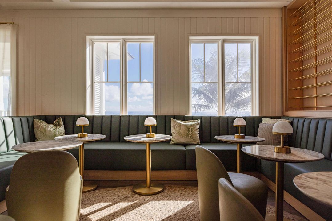 Под контрактом: $4,900,000 (5 спален, 4 ванн, 5350 Квадратных фут)