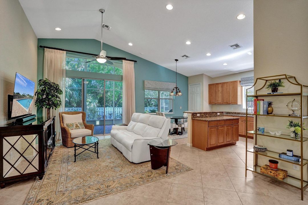 合同活跃: $509,000 (3 贝兹, 2 浴室, 2189 平方英尺)