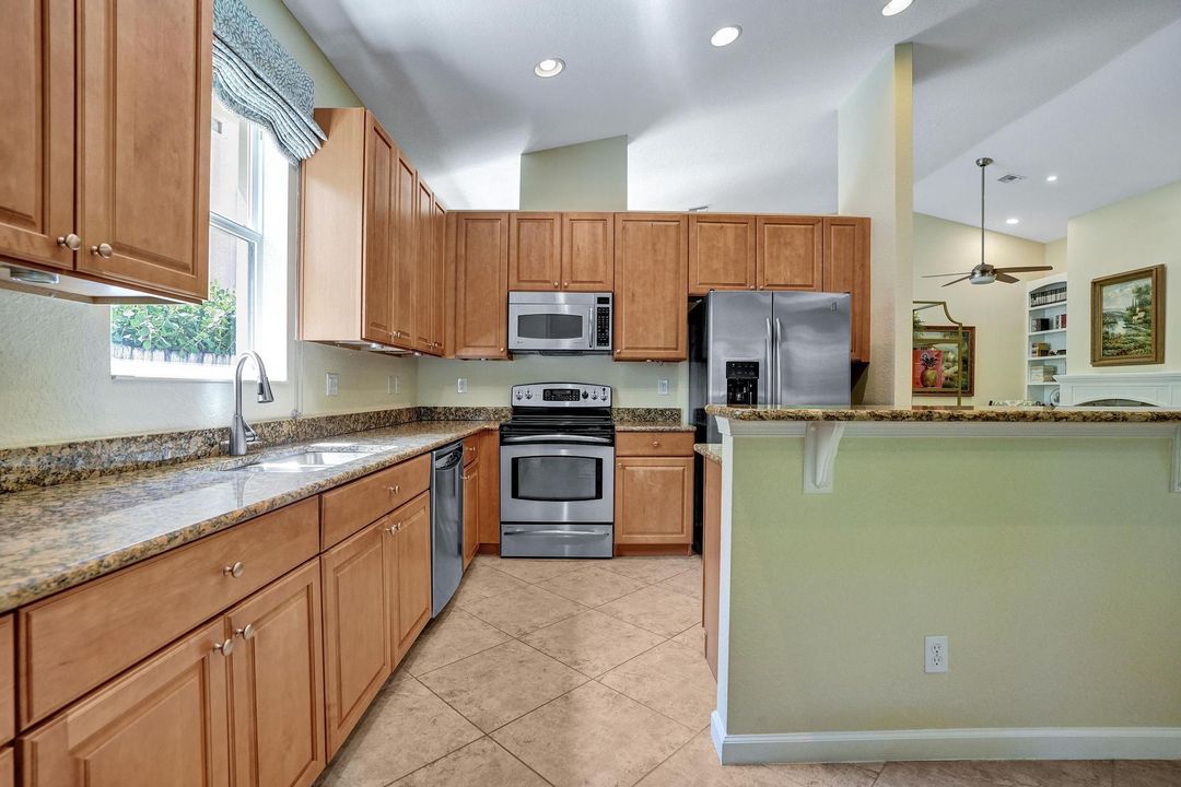 合同活跃: $509,000 (3 贝兹, 2 浴室, 2189 平方英尺)