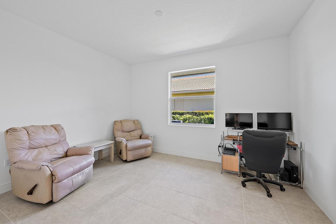 Active With Contract: $405,000 (2 beds, 2 baths, 1832 Square Feet)