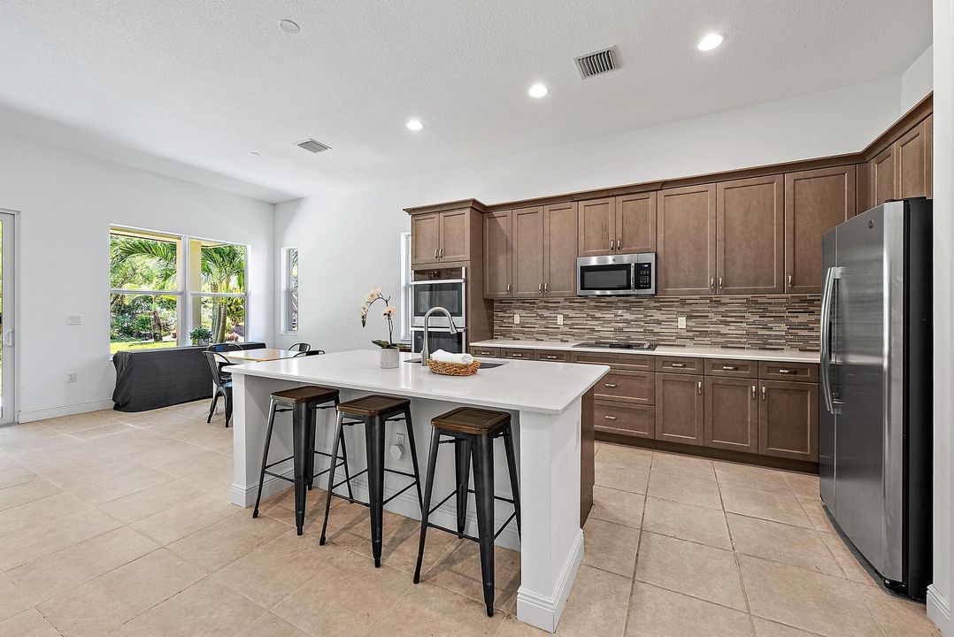 Active With Contract: $405,000 (2 beds, 2 baths, 1832 Square Feet)