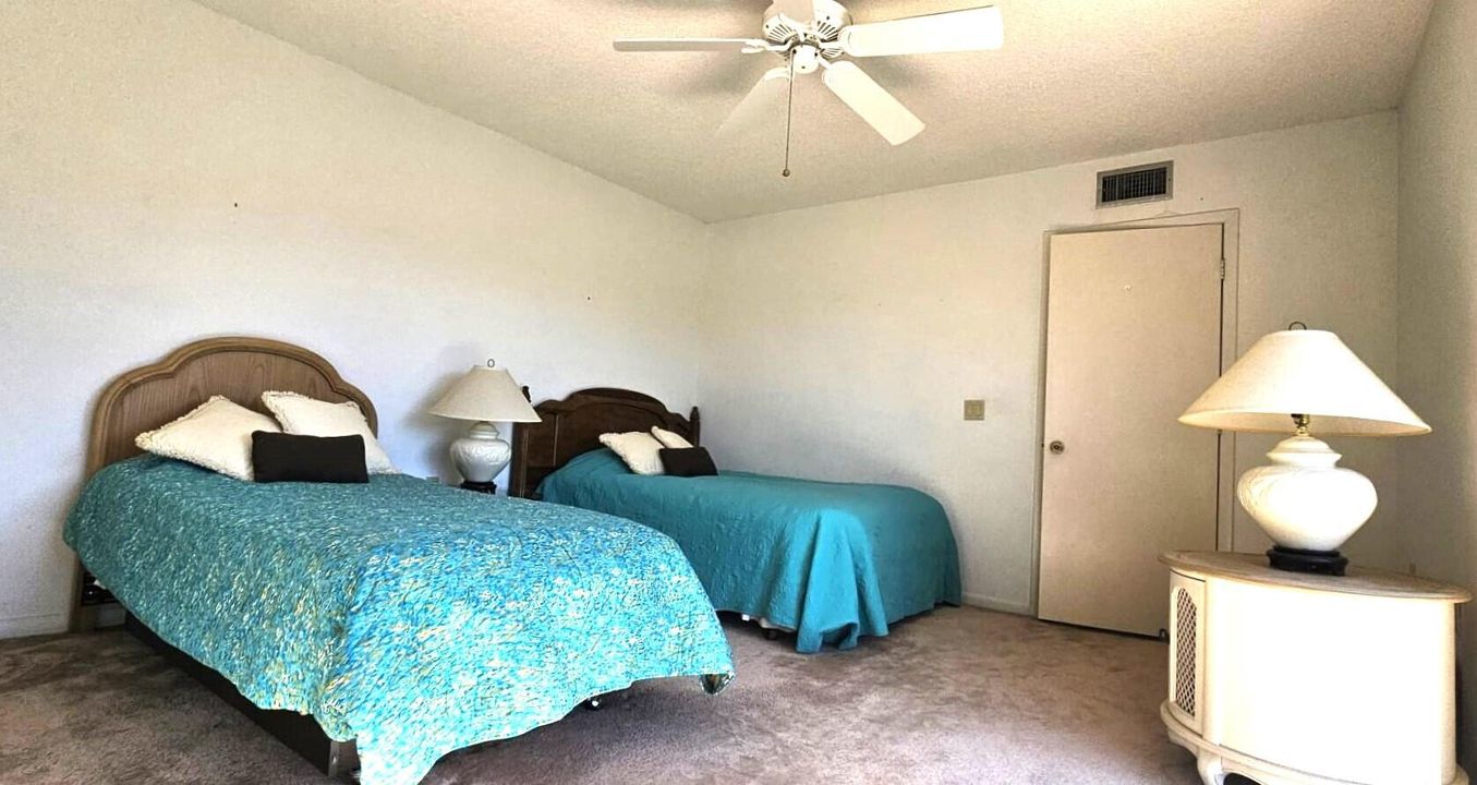 На продажу: $189,000 (2 спален, 2 ванн, 1170 Квадратных фут)