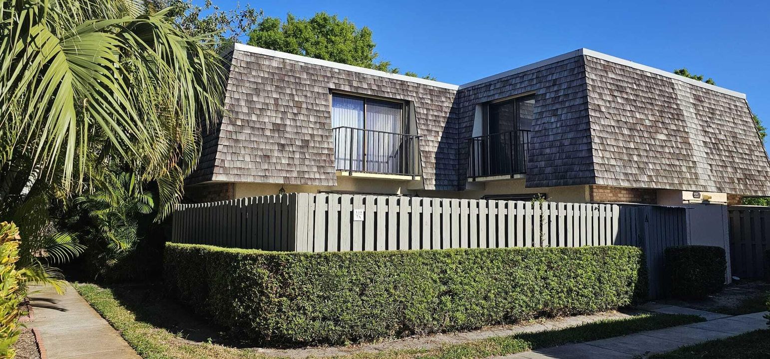 На продажу: $189,000 (2 спален, 2 ванн, 1170 Квадратных фут)