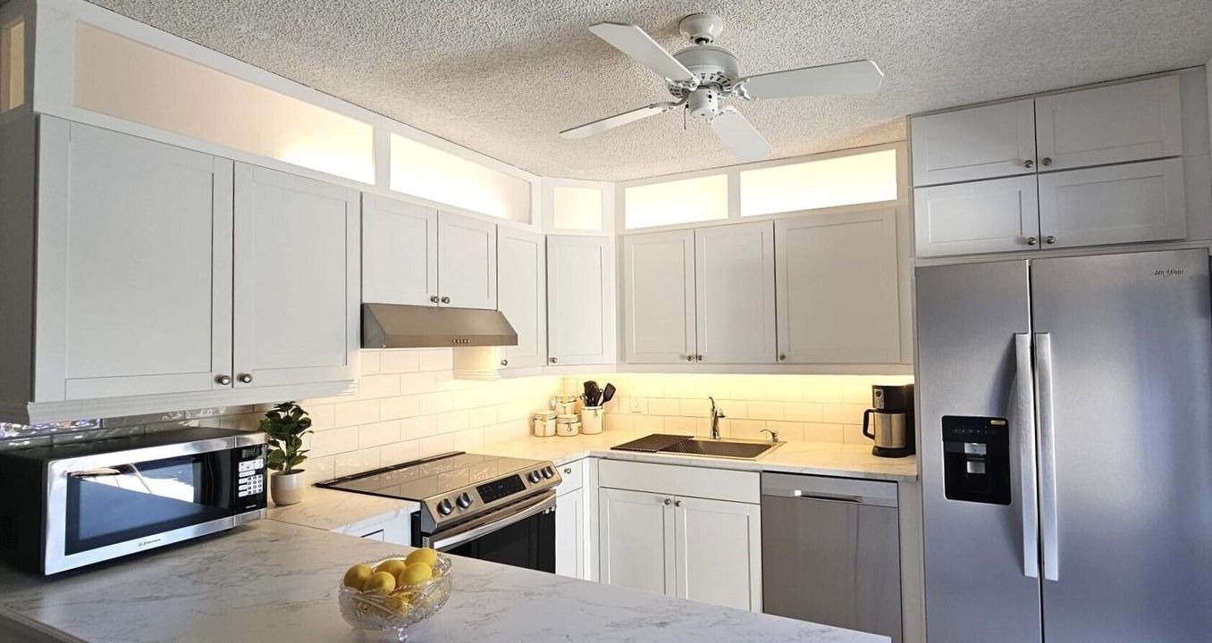 На продажу: $189,000 (2 спален, 2 ванн, 1170 Квадратных фут)